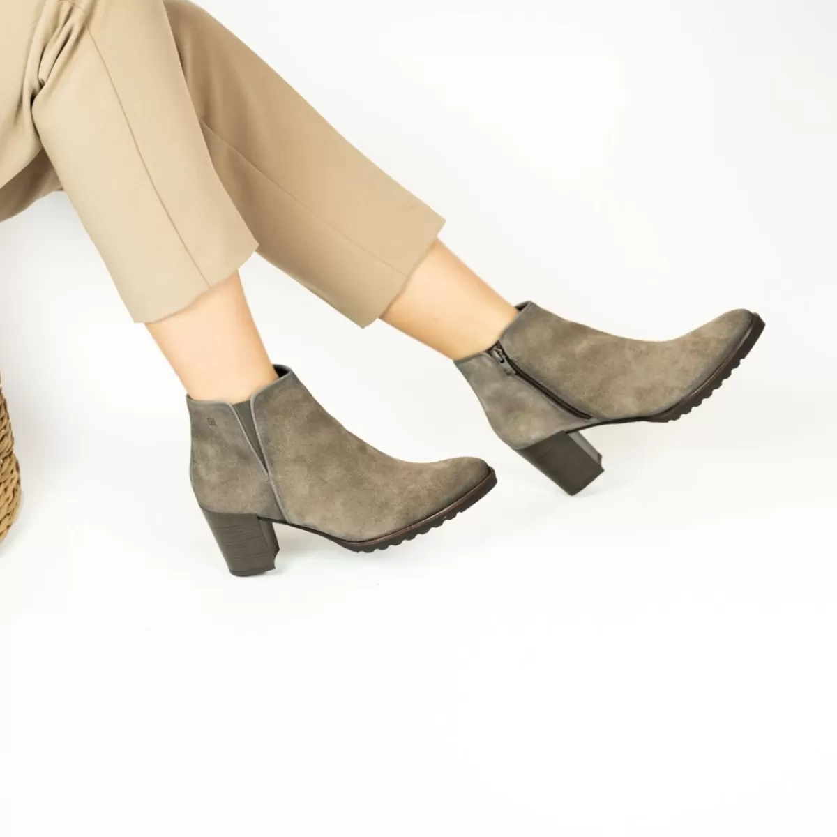 7224 Thais - Taupe*Dorking Cheap